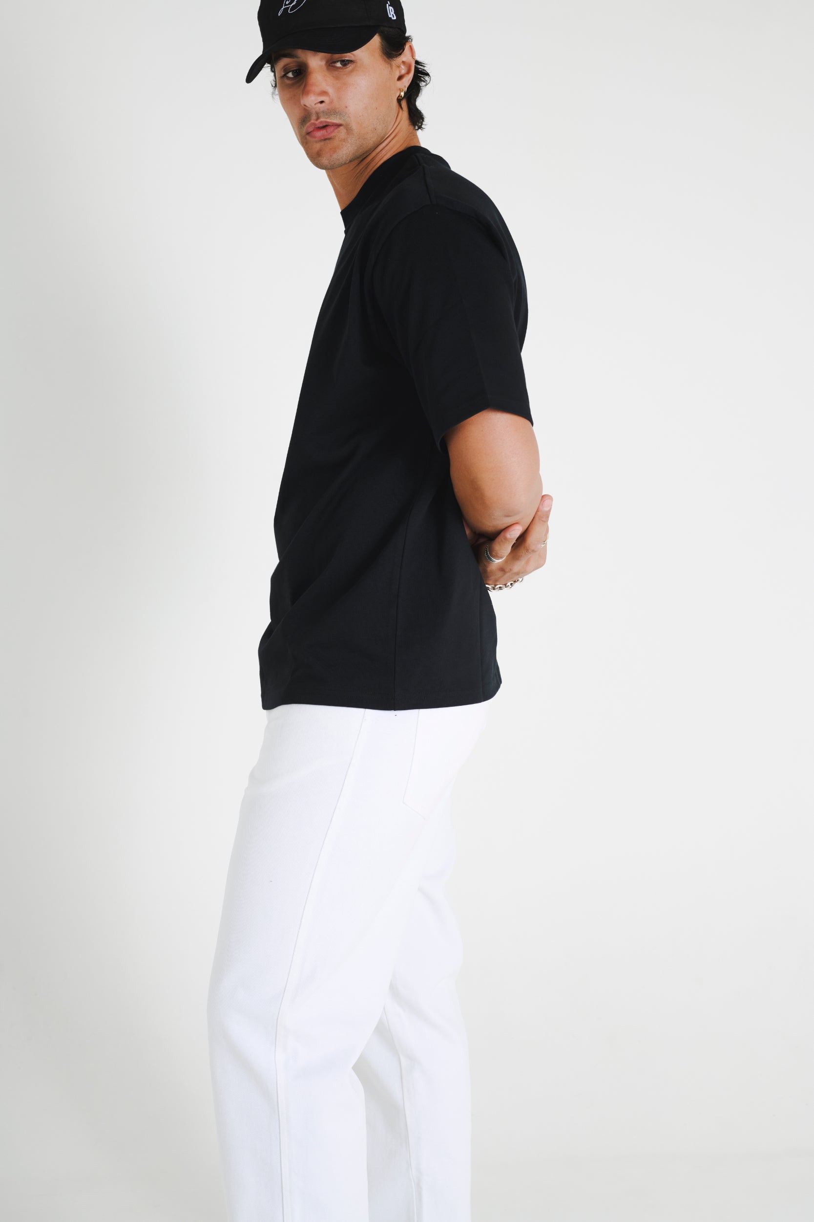 BLANK T-SHIRT - BLACK