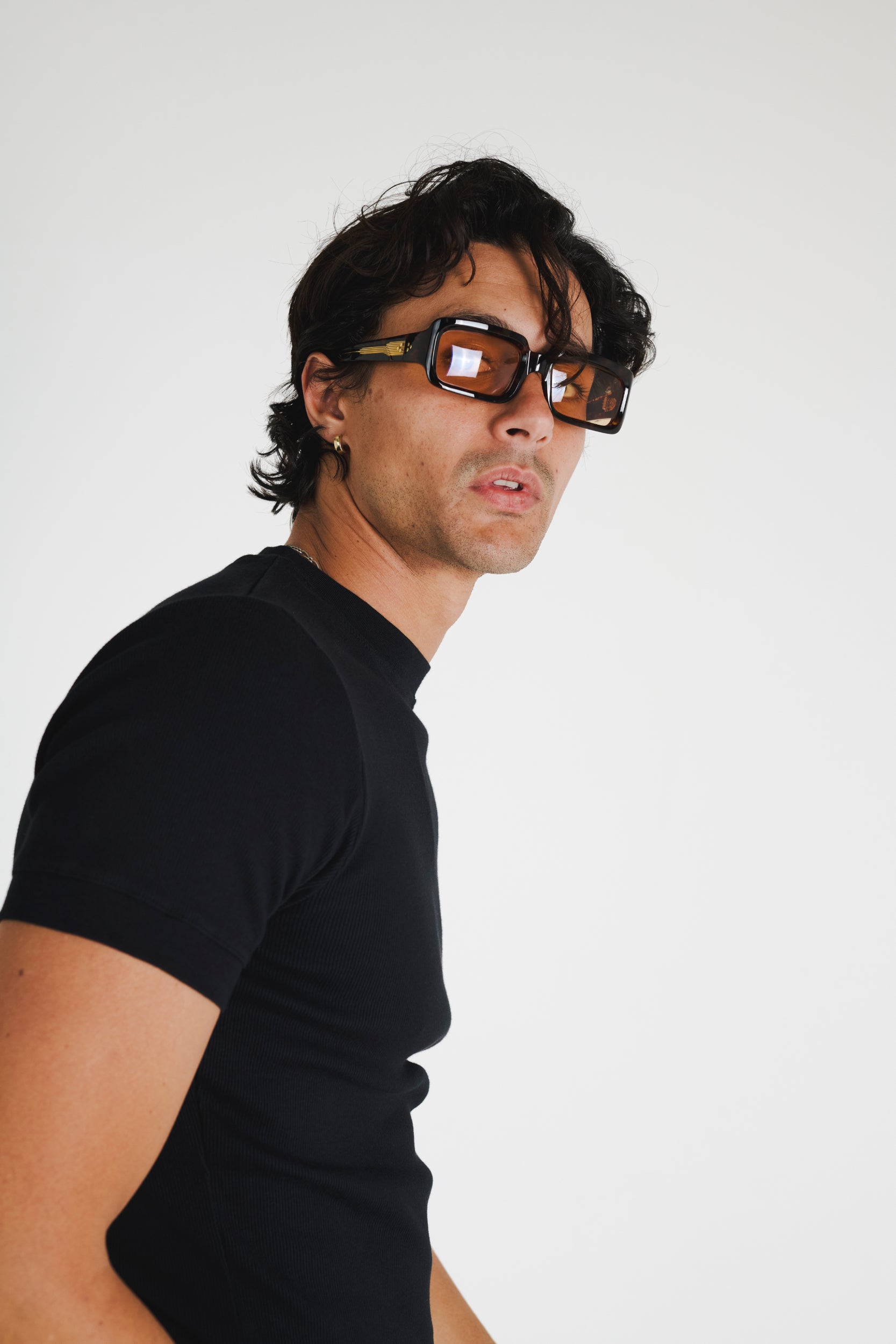 FITTED T-SHIRT - BLK