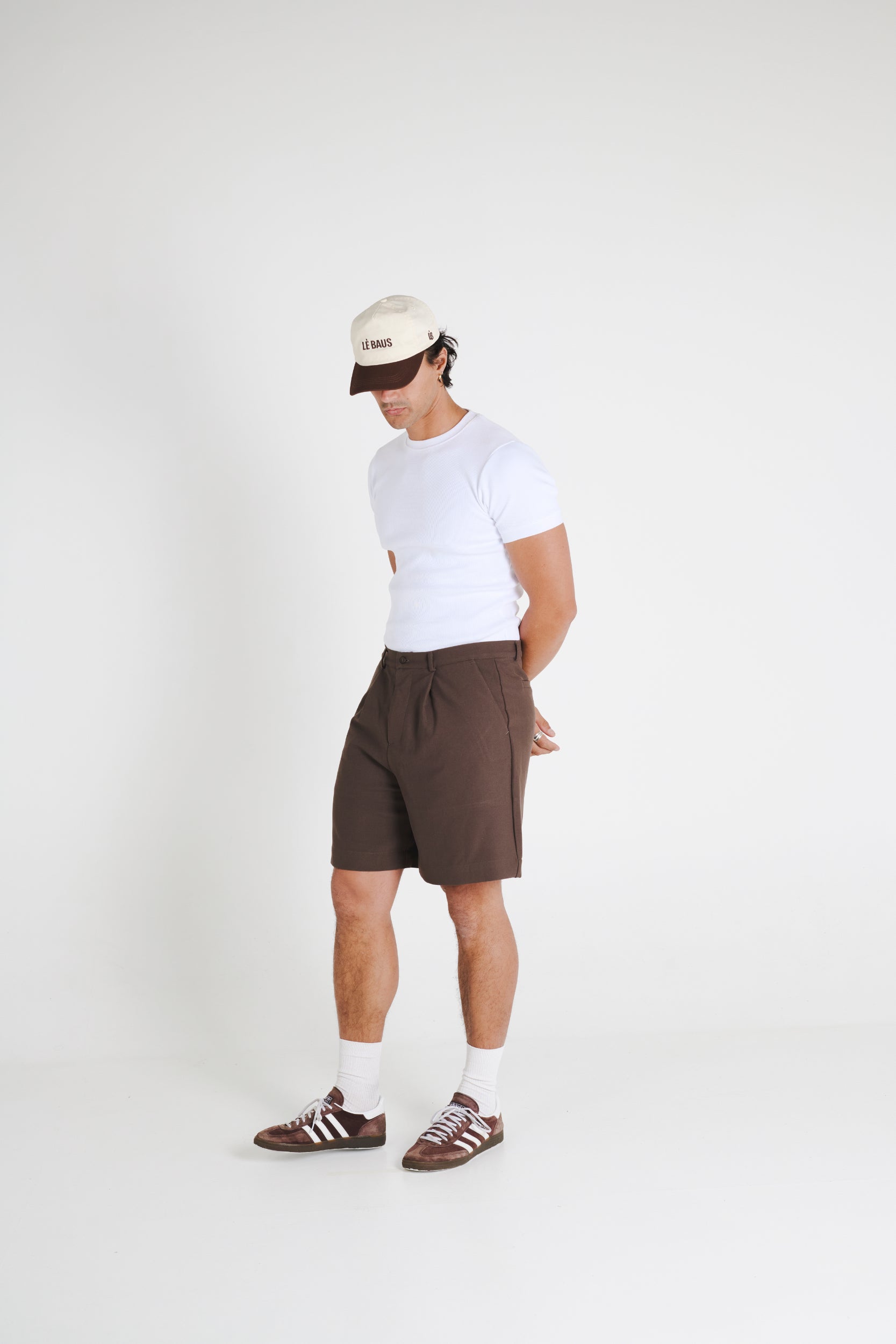 SINGLE PLEAT SHORT - BROWN