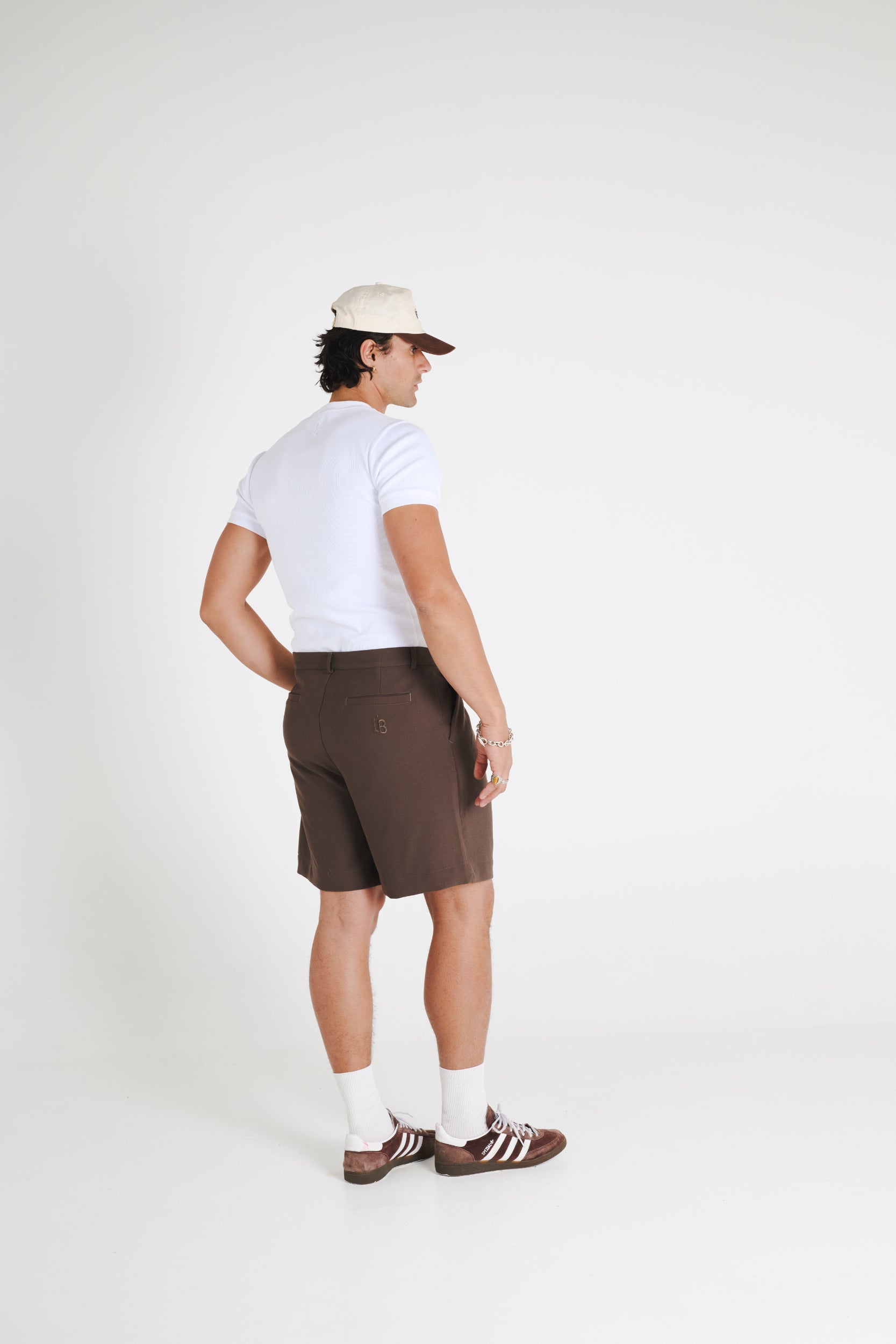SINGLE PLEAT SHORT - BROWN