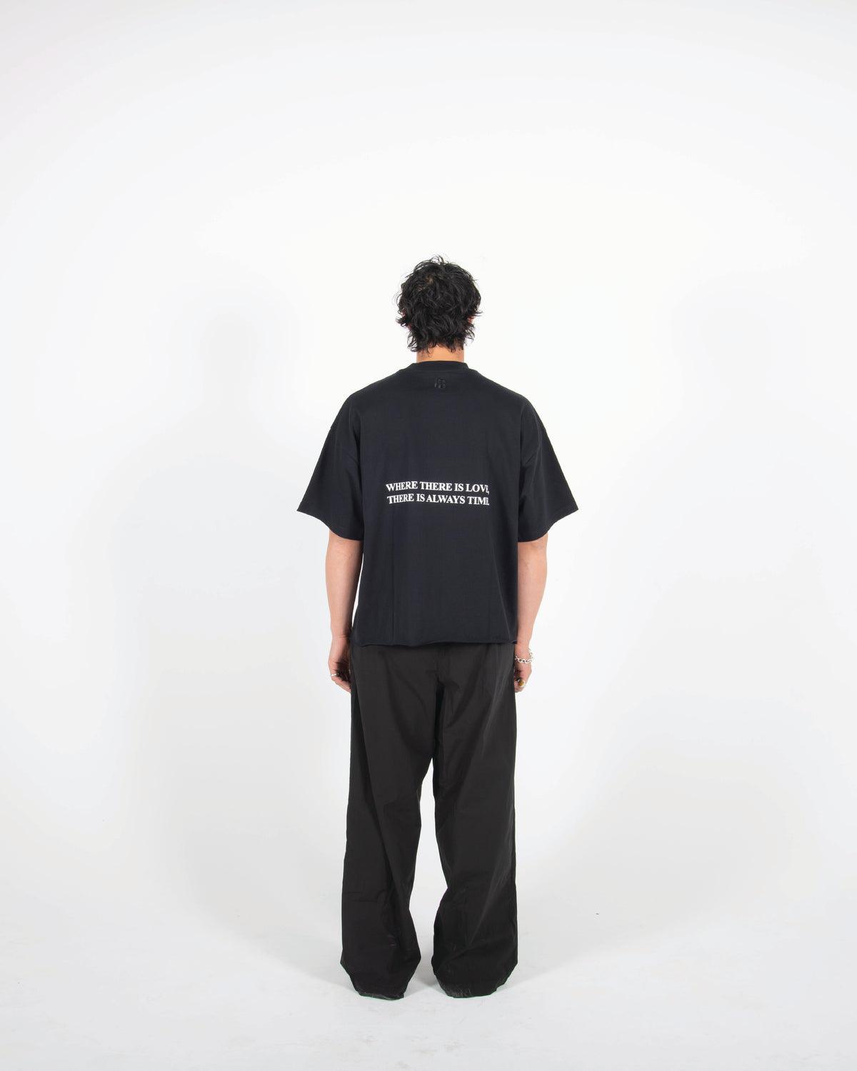 CROP WHERE THERE IS LOVE T-SHIRT - BLACK