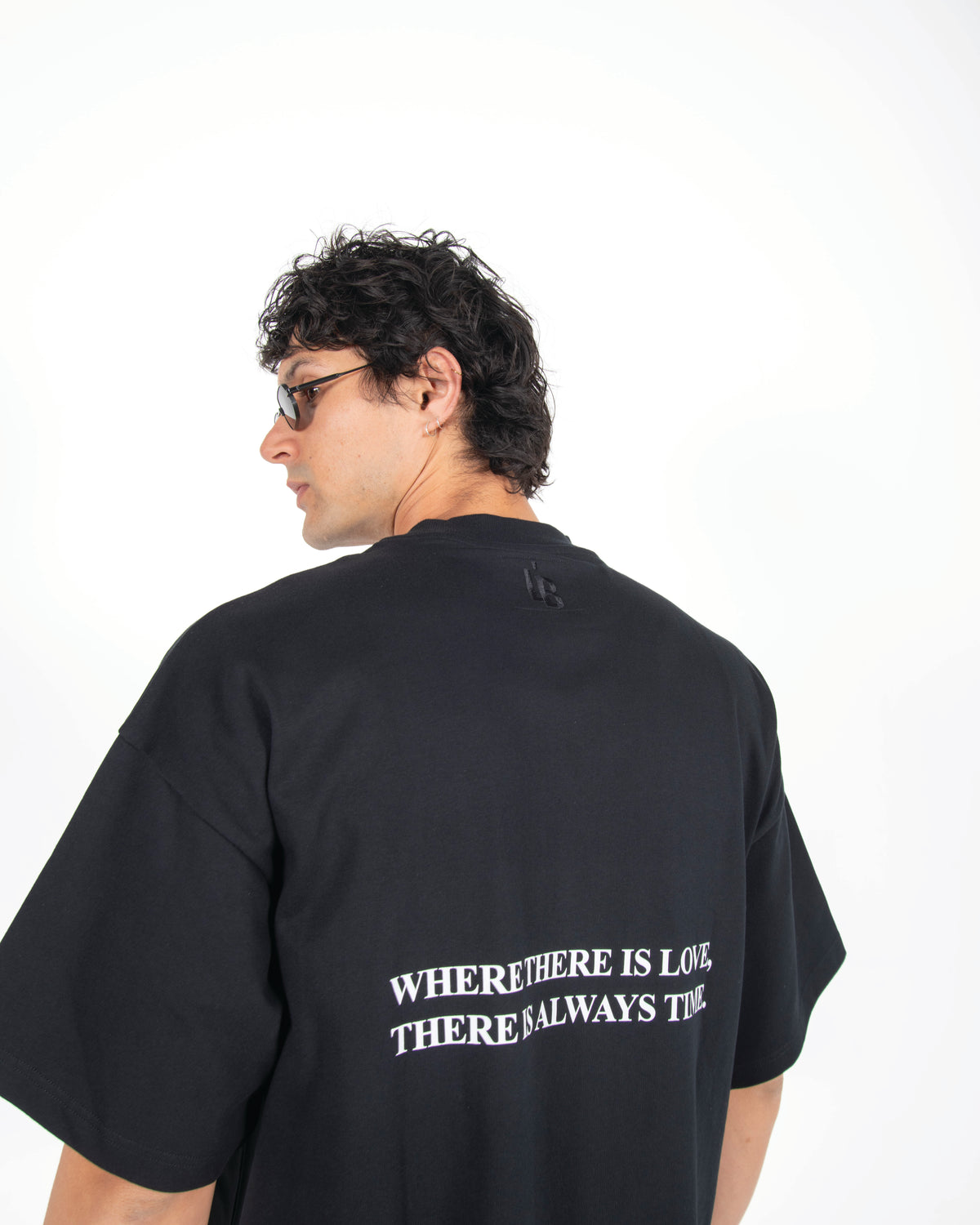 CROP WHERE THERE IS LOVE T-SHIRT - BLACK