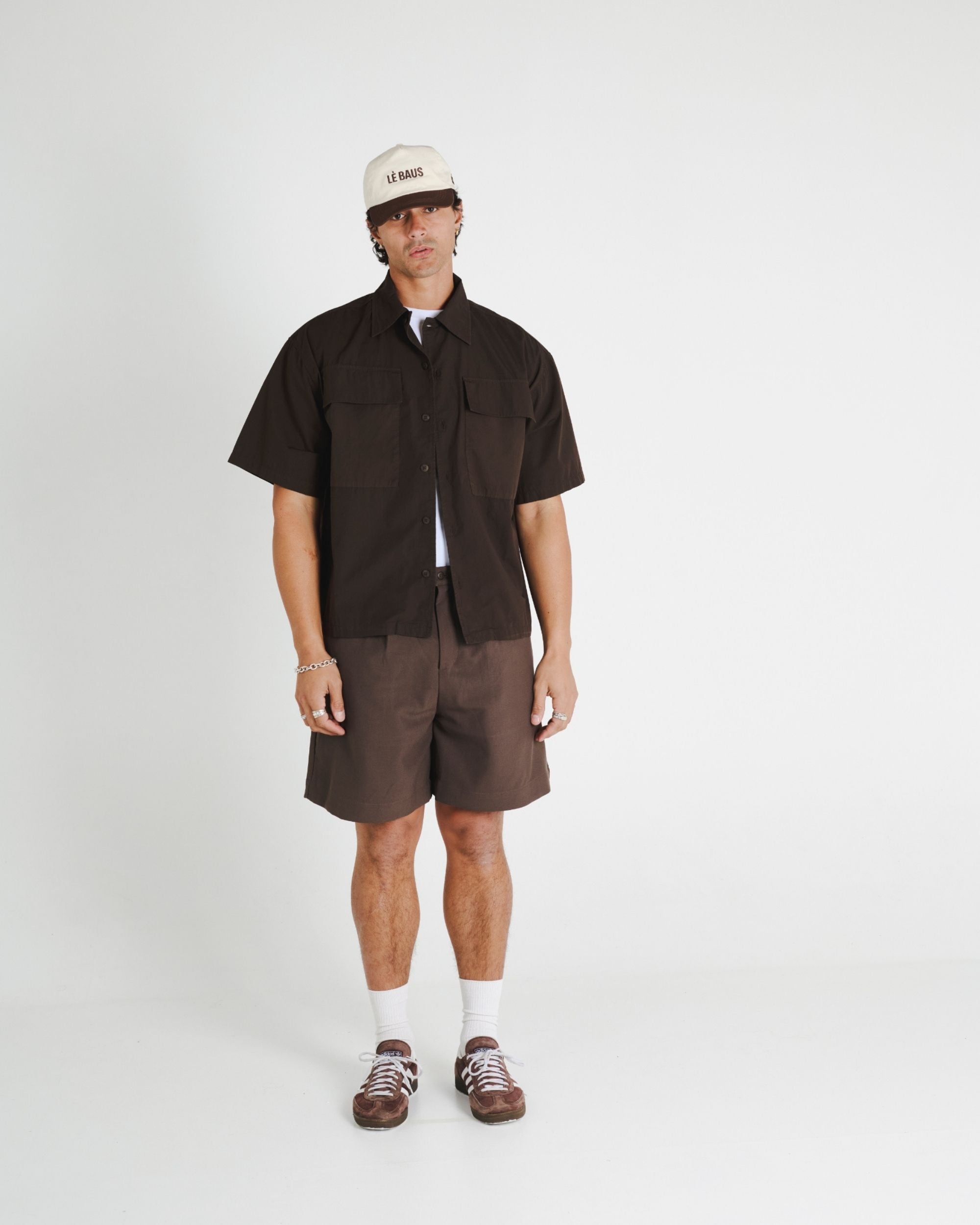 SINGLE PLEAT SHORT - BROWN