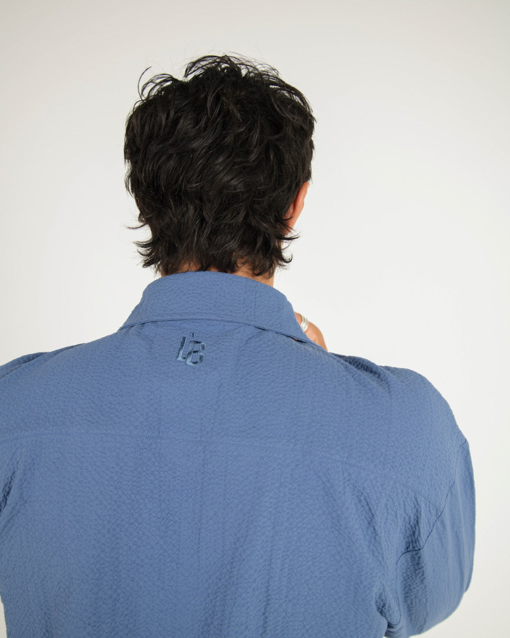 L/S CROP SEERSUCKER SHIRT - LIGHT BLUE