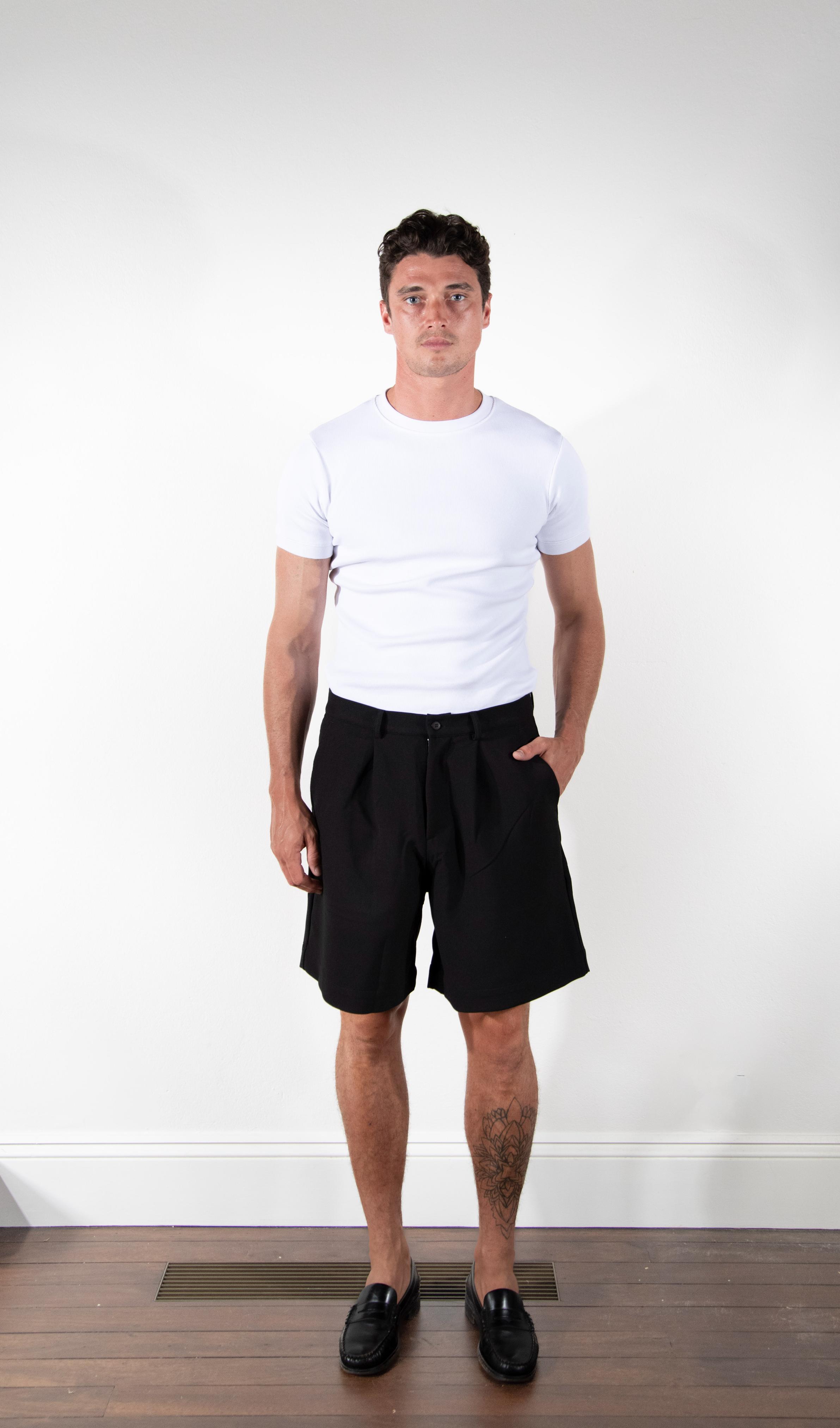 SINGLE PLEAT SHORT - BLACK