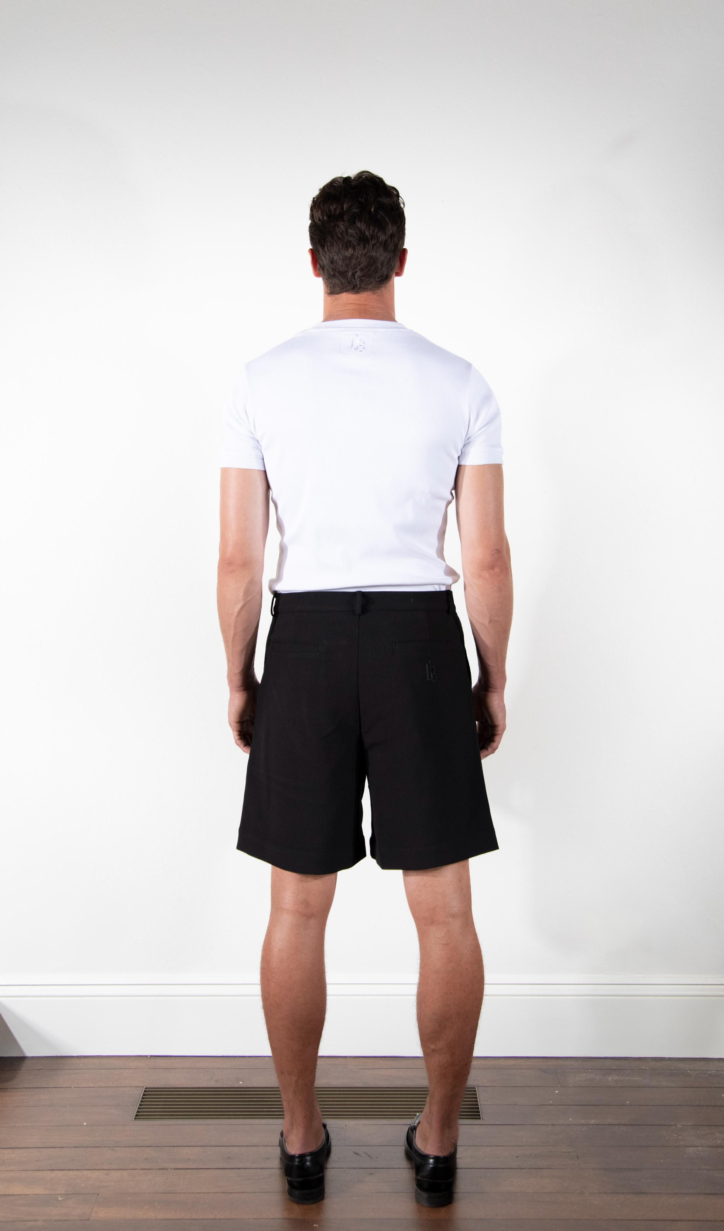 SINGLE PLEAT SHORT - BLACK