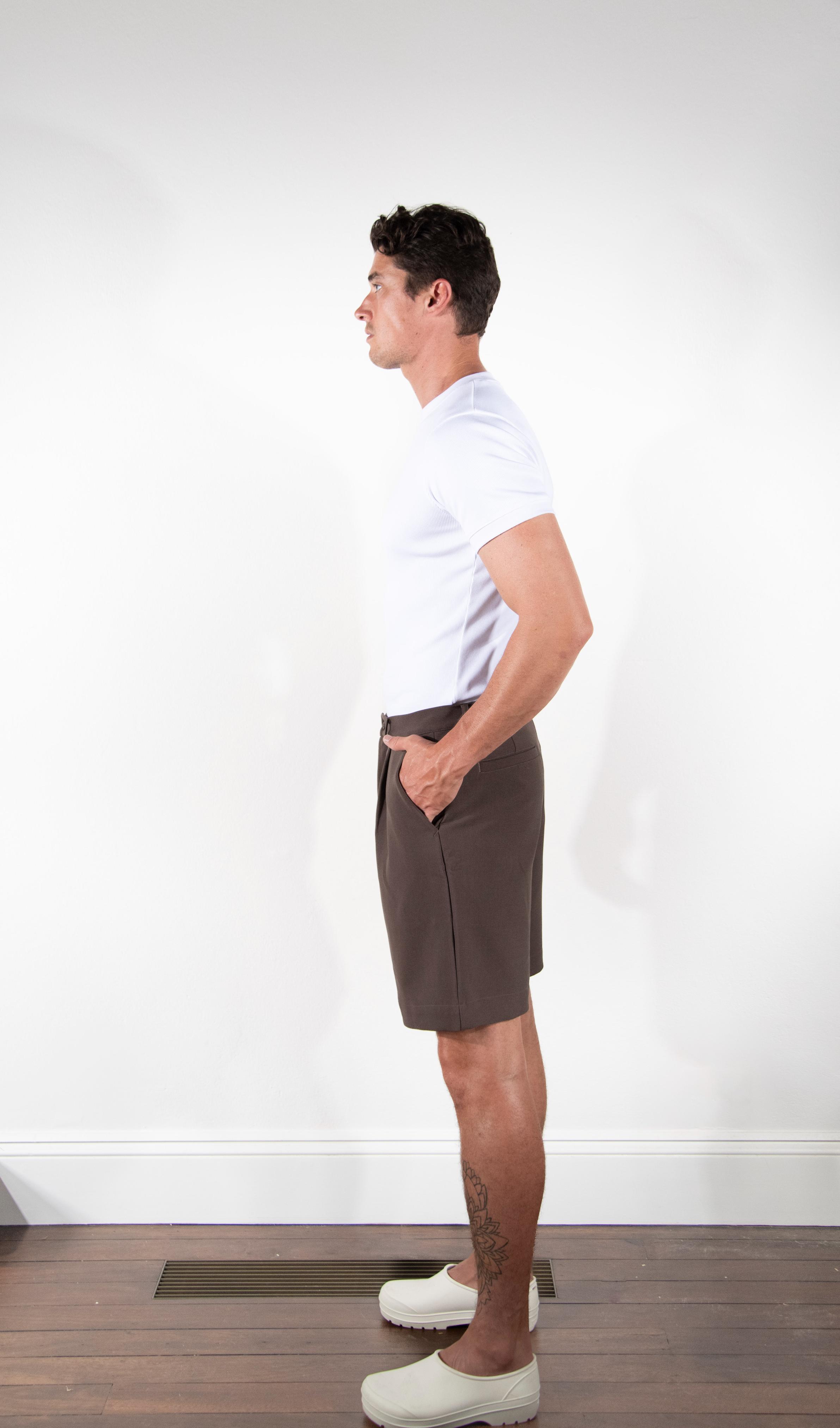 SINGLE PLEAT SHORT - BROWN