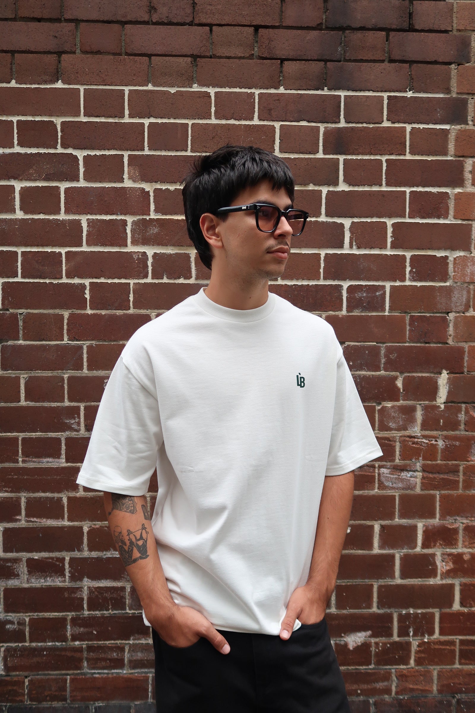 VACATION LOGO T-SHIRT